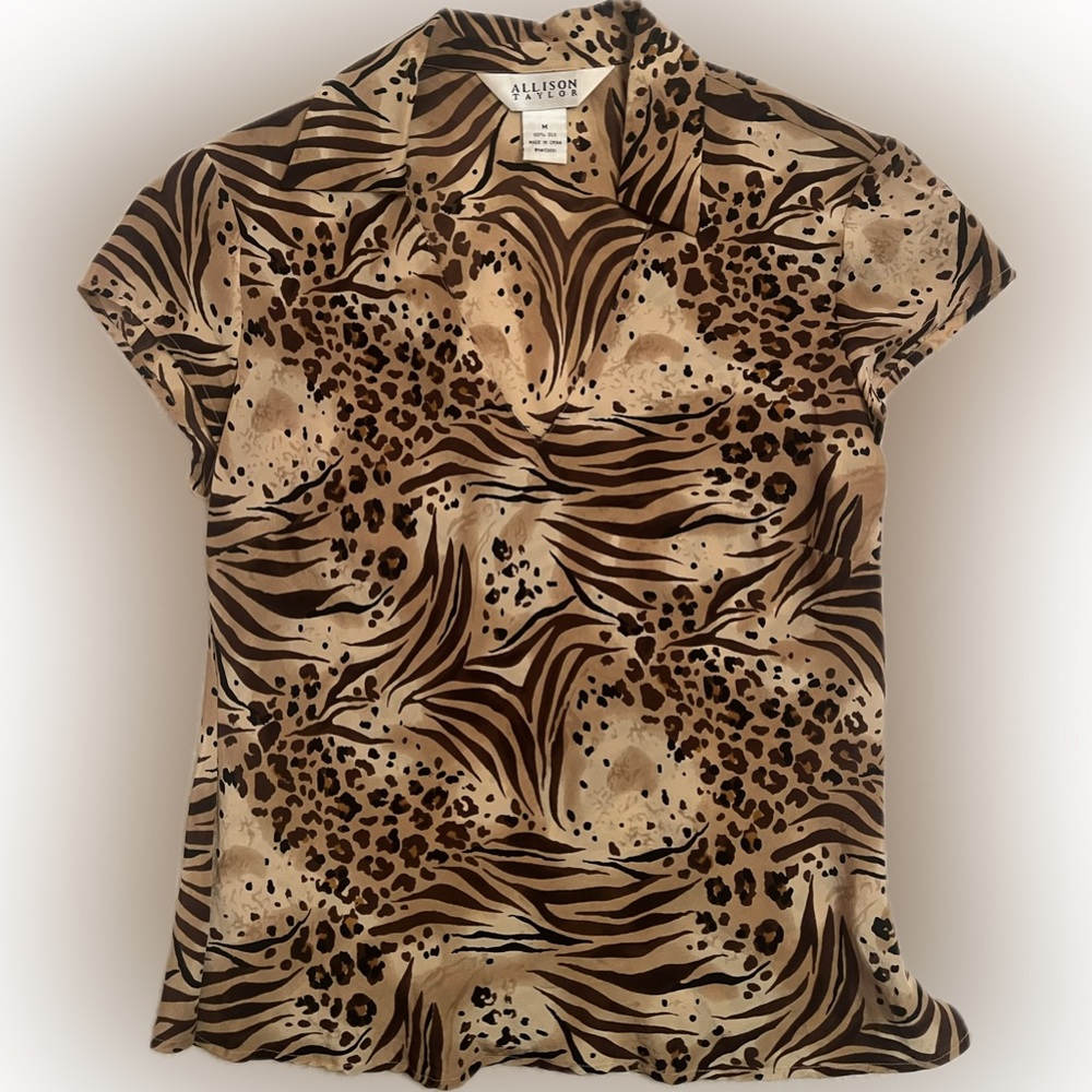 animal print collared top